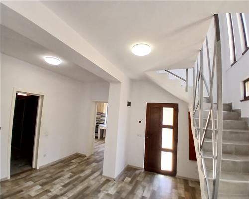 INVESTITIE!Casa de vanzare in Sibiu  individuala  zona Lazaret  pretabil investitie