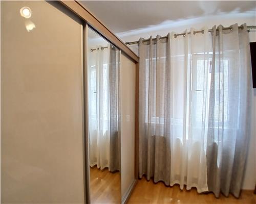 Apartament de vanzare in Sibiu  4 camere  Vasile Aron