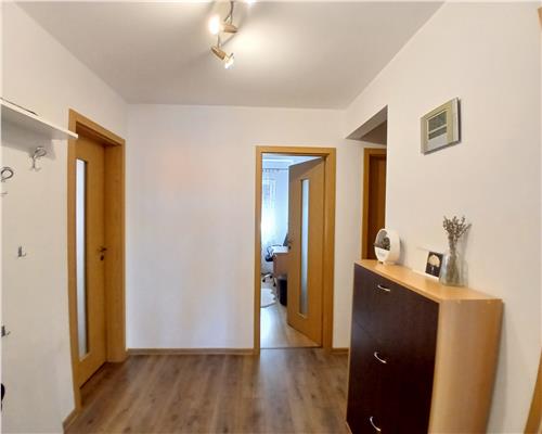 Apartament de vanzare in Sibiu  4 camere  Vasile Aron